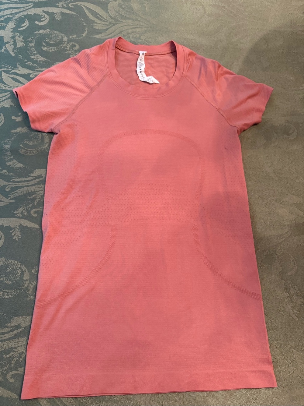 Lululemon Swiftley Tech Short Sleeve Top Womens size 4 Rust Color